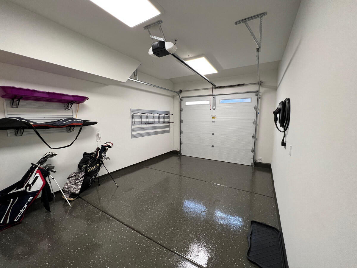 Aura West Master Garage